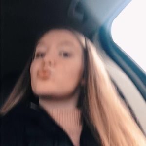 Meet your Posher, Ellie